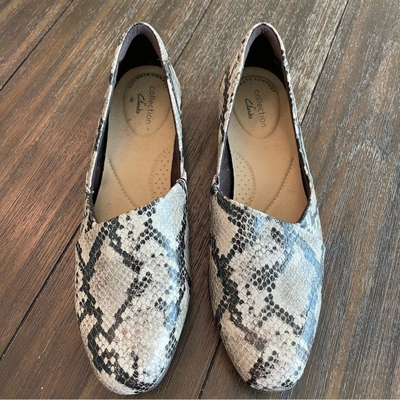 Clarks Collection Juliet Palm Heeled Loafers in Taupe Snake Faux Leather - Picture 8 of 8